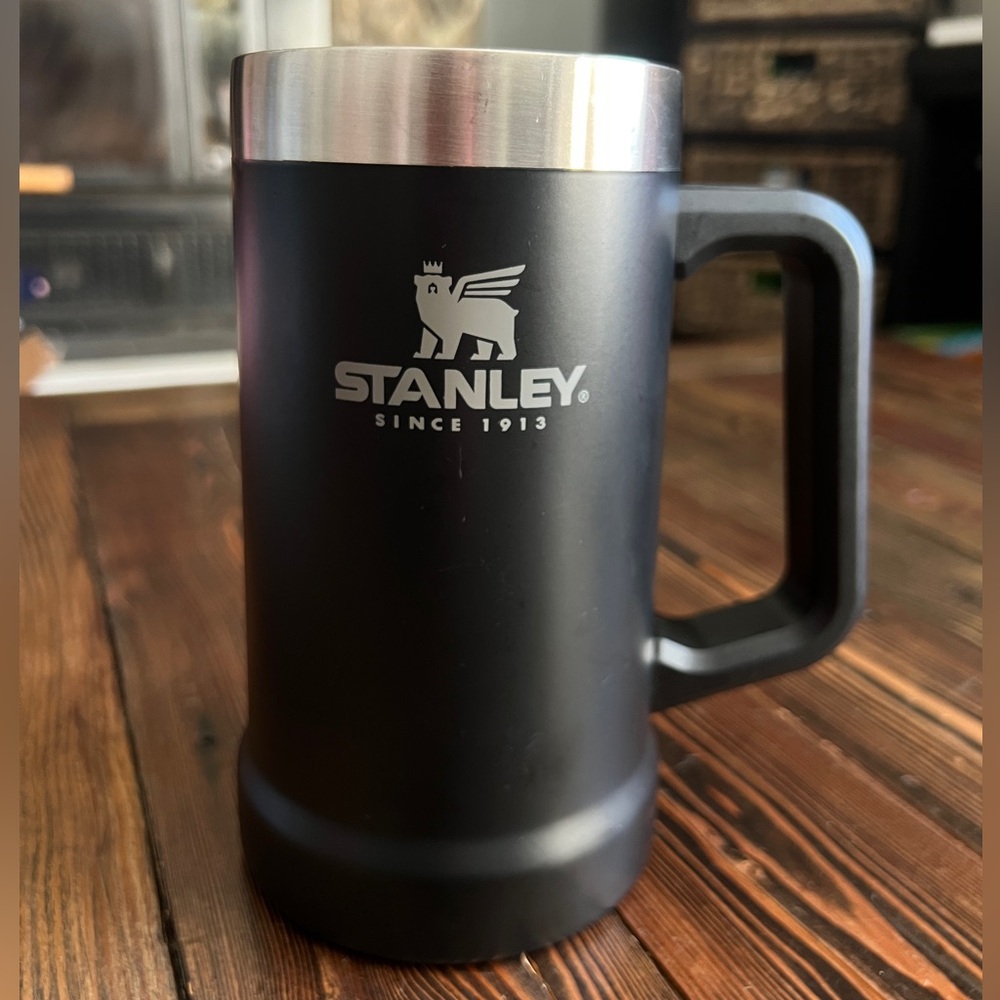 STANLEY • Stay-Chill beer stein 24 oz heavy duty big grip tumbler mug insulated